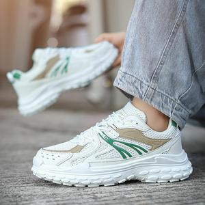 Nuevo estilo de zapatillas deportivas casuales para hombre, modernas y versátiles, de malla transpirable y antideslizante, para correr al aire libre. - Product Image 1