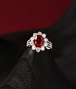 Anillo de Oro Sólido de 10K/14K Personalizado con Rubí de Laboratorio y Diamantes de Corte Brillante Redondo para Mujer, Anillo de Compromiso/Boda de Lujo - Product Image 1