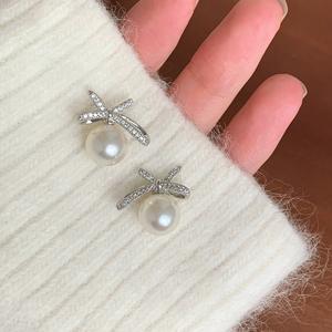 Pendientes de Plata de Ley S925 con Perlas y Lazo, con Diamantes Completos y Circonita Tridimensional, Estilo Francés de Lujo, Dulzura Templada - Product Image 1