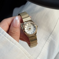 Montre de luxe vintage Scottie 9887, design élégant, quartz, lunette en cristal brillant, cadran en nacre naturelle, acier inoxydable, cadeau pour femme