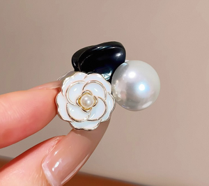 2024 nuovo piccolo camelia clip di perla con artiglio clip da donna unico dolce moda fiore clip ragazza accessori per <span class=keywords><strong>capelli</strong></span> di buona qualità - Product Image 4