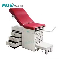 MEDIGE Lit d'examen gynécologique moderne de haute qualité avec tiroirs, étriers réglables, inclinable et pliable pour hôpital