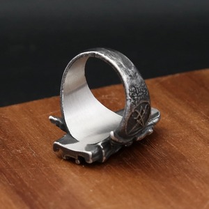 Yunnique Iron Warrior – Bague en acier inoxydable avec tête de taureau Anubis et crâne, bijoux punk pour homme, cadeau pour toutes occasions - Product Image 4