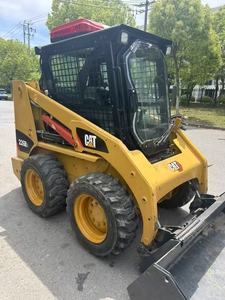 Chargeuse compacte sur pneus Caterpillar CAT226B d'occasion de haute qualité, 3 tonnes, 246C/226/249/259, moteur ENERPAC - Bon état, vente en stock - Product Image 3