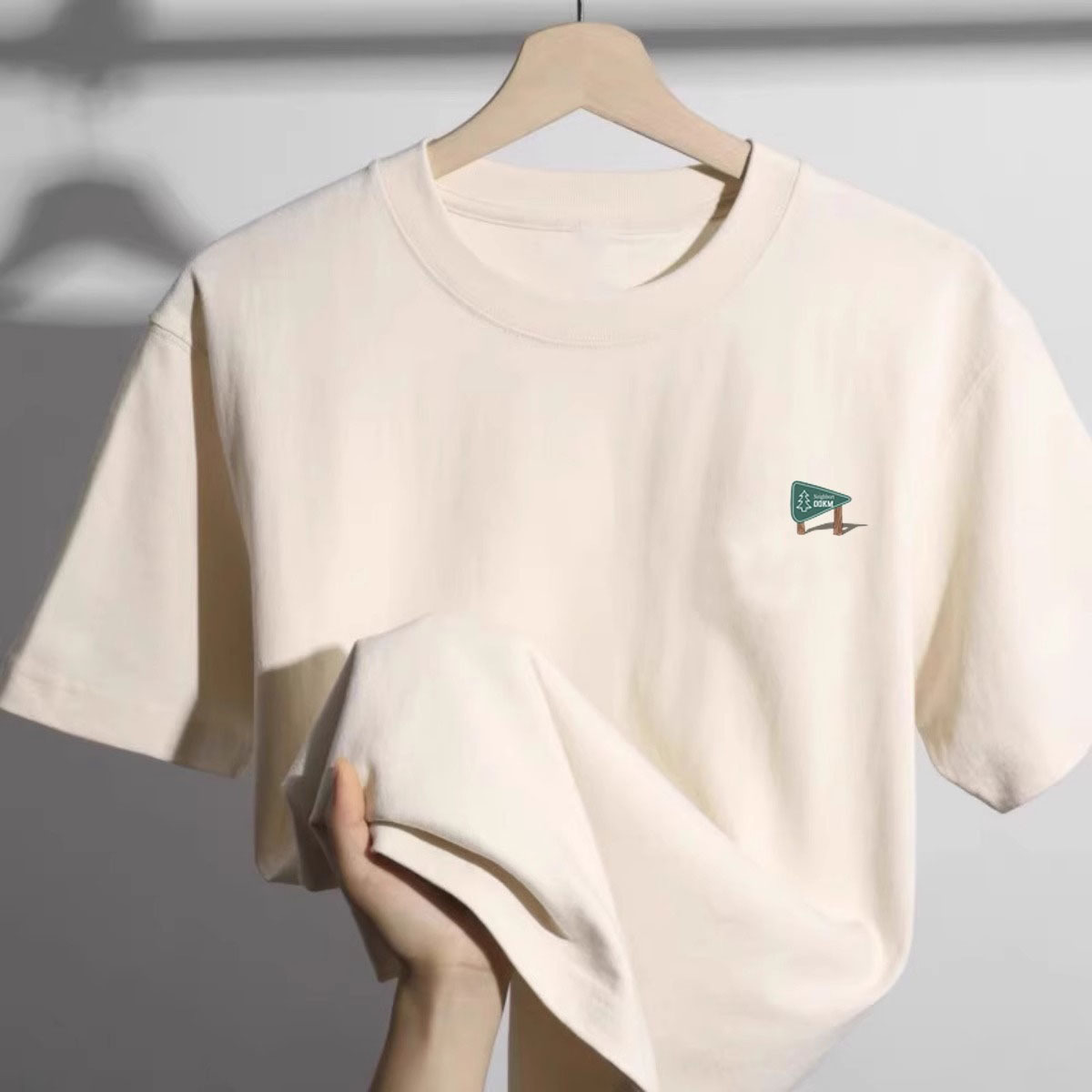 Short-sleeved t-shirt-small badge-apricot