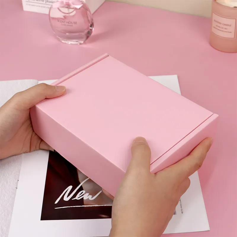 Kotak kemasan Mailer kemasan pakaian cetakan Logo kustom warna merah muda kustom