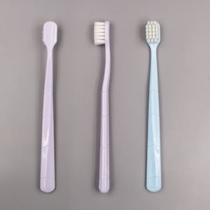 แปรงสีฟันขนนุ่มสีมาการอง สีม่วงลาเวนเดอร์ สีฟ้า 13.85 กรัม สำหรับใช้ในบ้าน สำหรับผู้ใหญ่ - Product Image 1