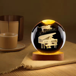 Veilleuses de taille personnalisée avec base en bois Veilleuse à DEL Boule de lumière 3d Sculpture interne Boule de cristal Lumière - Product Image 1