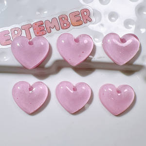 Breloques en résine en forme de cœur peintes à la main, écologiques, avec motif sculpté, style Kawaii, pour la décoration - Product Image 6