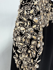 Disponibile Subito: Nuovissimo Abito Midi da Donna Tinta Unita, Maniche Lunghe e Scollo Rotondo, con Pregiata Lavorazione di Perline e Strass, Ideale per Ufficio e Casual - Product Image 5