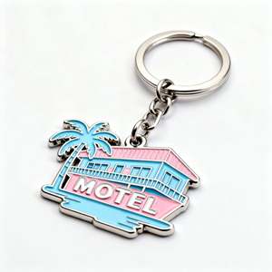 Porte-clés en métal style motel vintage, étiquette de clé de chambre personnalisée en émail pour souvenir d'hôtel, boutique de cadeaux et promotion de marque - Product Image 1