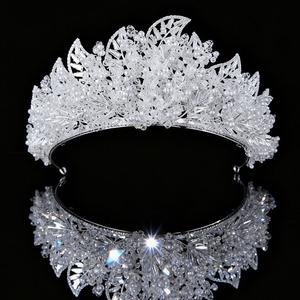 Diadème <span class=keywords><strong>de</strong></span> mariée en cristal <span class=keywords><strong>de</strong></span> luxe avec zircone et perle pour mariage, pièce <span class=keywords><strong>de</strong></span> cheveux haut <span class=keywords><strong>de</strong></span> gamme européenne américaine transfrontalière - Product Image 3