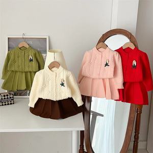Nouvel ensemble pull cardigan 2 pièces pour bébé, style automne-hiver 2026, 100 % coton uni pour enfants - Product Image 3