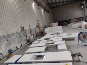 Mesa de Cuarzo Bianco Carrara Goldtop OEM 4044 - 3200x1600mm, 20mm/30mm de Grosor, Diseño Moderno para Decoración de Interiores de Villas - Product Image 4