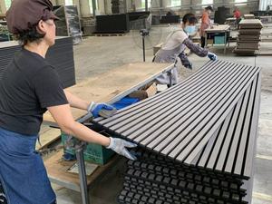 Panneaux muraux acoustiques en lattes de bois modernes SANYUAN, flexibles, cannelés, écologiques, noyau en MDF, épaisseur personnalisable, maison, bureau, 80% - Product Image 2