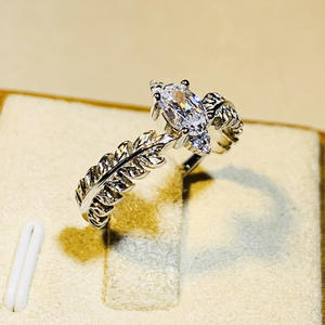 Anillo de Diamantes Corte Marquesa en Oro Blanco Q277, Color G Natural, Anillo de Compromiso Romántico para Mujer - Product Image 2