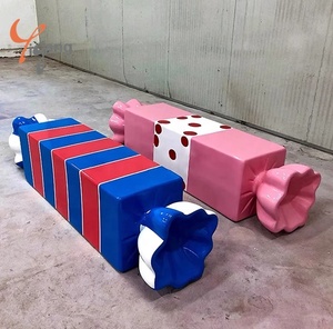 <span class=keywords><strong>Caramelle</strong></span> a forma di scultura in fibra di vetro su misura con materiale in resina lungo rettangolo panca per sedia a riposo per decorare parchi - Product Image 2