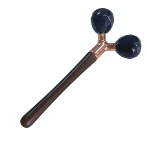 Outils de beauté les plus vendus, rouleau froid pour le visage en obsidienne noire 3D avec manche en bois en forme de Y - Product Image 1