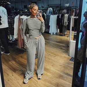 Trendy Damen bekleidung Gestreifte Langarm-Crop-Tops und Hose Zweiteiliges Jogger-Set 2-teiliges Set Trainings anzüge für Frauen - Product Image 2