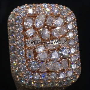 Anillo de Compromiso y Boda Geométrico Clásico con Moissanita Chapada en Oro Rosa, Corte Esmeralda, Engaste Invisible, para Mujeres, Hombres, Unisex, IGI - Product Image 1