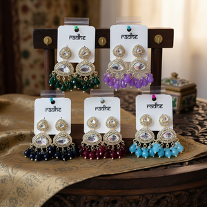 Pendientes colgantes de cuentas y piedra Kundan chapados en oro Accesorio de moda - Product Image 3