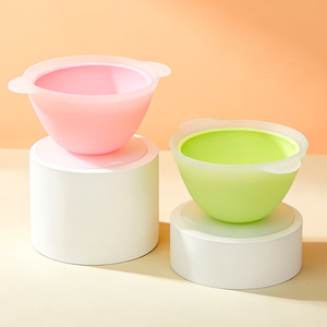 Bol à nourriture pour bébé, forme conique, silicone de qualité alimentaire, sans BPA, 0-12 mois, ventouse, anti-chute, vaisselle d'apprentissage - Product Image 1