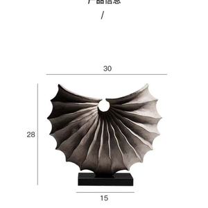 Adorno de Ala Abstracto con Textura Escultural, Estilo Vintage Desgastado, para Sala de Estar o Rincón de Arte - Product Image 6