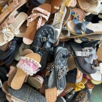 S14 Chaussures d'Occasion Vente en Gros Sandales Femme Seconde Main Été Pantoufles Dames Ballots Mixtes Sandales Plates