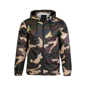 Chaqueta cortavientos con capucha para hombre, camuflaje, impermeable, transpirable, con cierre de cremallera, para actividades al aire libre y desplazamientos. - Product Image 1