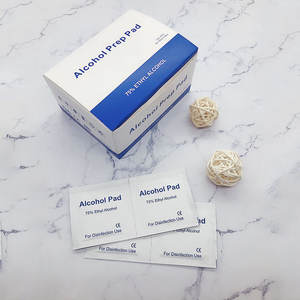 Vente en gros 100 tampons de préparation d'éthanol/<span class=keywords><strong>alcool</strong></span> éthylique personnalisés boîte de 75% pièces lingettes désinfectantes pour les mains en <span class=keywords><strong>alcool</strong></span> <span class=keywords><strong>isopropylique</strong></span> médical Logo personnalisé - Product Image 4