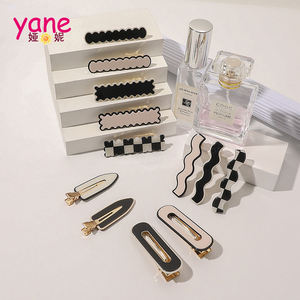 Pin Rambut Aksesori Vintage Perempuan, Gaya Hitam dan Putih Pin Rambut - Product Image 1