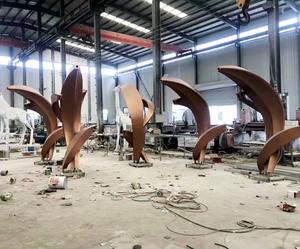 งานตกแต่งสวนสไตล์โมเดิร์น งานฝีมือโลหะสั่งทำ ประติมากรรมนามธรรมสแตนเลส - Product Image 2
