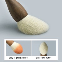 Top qualité Logo personnalisé naturel Eco visage fond de teint pinceaux de maquillage manche en bois de noyer Vegan ensemble de pinceaux de maquillage professionnel
