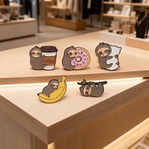 เข็มกลัดรูปโดนัทกล้วยลายการ์ตูนสลอธสุดน่ารัก สินค้าขายดี งานสั่งทำได้ ใช้ได้หลากหลาย ตกแต่งเสื้อผ้าได้ - Product Image 3