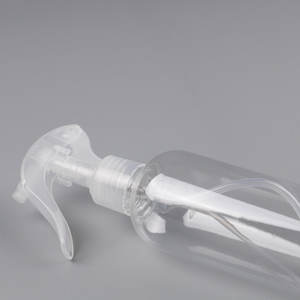 Vaporisateur en plastique Déclencheur <span class=keywords><strong>de</strong></span> coiffure Pulvérisateur d'<span class=keywords><strong>eau</strong></span> Bouteille vide Outil <span class=keywords><strong>de</strong></span> nettoyage d'arrosage <span class=keywords><strong>de</strong></span> salon <span class=keywords><strong>de</strong></span> jardin - Product Image 4