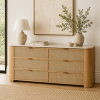 Commode Japandi à 6 tiroirs en rotin avec plateau en travertin, meuble de rangement en bois de luxe pour projets hôteliers et villas