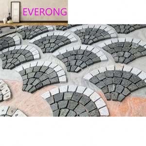 Dalles de pavé personnalisées en granit chinois, double couleur mélangée, en forme d'éventail, effet flammé, pour extérieur, <span class=keywords><strong>prix</strong></span> de gros au m² - Product Image 1