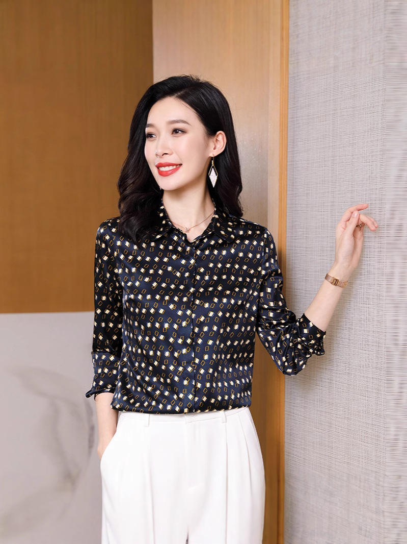 สีกรมท่า