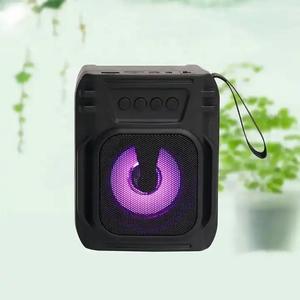 Haut-parleur portable extérieur sans fil <span class=keywords><strong>3</strong></span> pouces, étanche IPX3, volume élevé, éclairage LED RVB, compatible carte mémoire et karaoké - Product Image 4