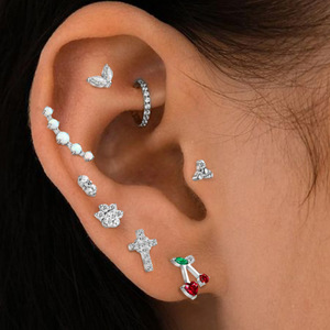 Boucles d'oreilles en titane en forme d'étoile avec zircons colorés, bijoux de mode unisexe ASTM F136 - Product Image 2