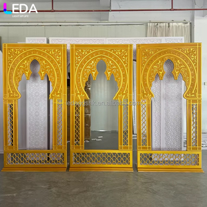 Arco Decorativo LEDA para Bodas y Eventos, Diseño de Lujo con Tallado Hueco Dorado, Estilo Indio - Product Image 1