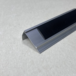 Profilé antidérapant en aluminium, fabrication usine depuis 22 ans, <span class=keywords><strong>prix</strong></span> compétitif pour les commandes en gros et les acheteurs internationaux - Product Image 5