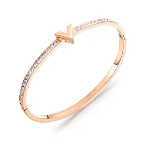 2023 sourcing letter V bracelet initial rose gold bangle with rhinestone for women custom supported