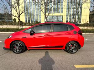 รถยนต์<span class=keywords><strong>มือ</strong></span><span class=keywords><strong>สอง</strong></span>สำหรับขาย ปี 2016 ฮอนด้า ฟิต 1.5L LXS CVT รุ่น Comfort Sunroof Edition ประหยั<span class=keywords><strong>ด</strong></span>น้ำมัน เชื่อถือได้ ฮอนด้า รถพร้อมส่ง - Product Image 3