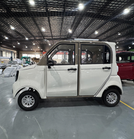 Voiture électrique mini 4 portes blanche très vendue, 4 places, autonomie 101-200 km, véhicule électrique fermé pour les trajets quotidiens en ville