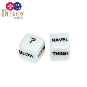 Porte-clés dés de passion DESKJOY avec mini-gobelet, <span class=keywords><strong>jeu</strong></span> de dés romantique pour couples pour une soirée en amoureux - Product Image 1