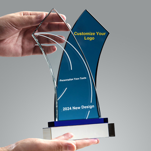 Sản phẩm 2024 mới ý tưởng hai màu lá chắn hình dạng Trophy Glass với logo phun cát giải thưởng pha lê Trophy cho cá nhân quà tặng - Product Image 4