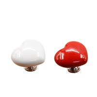 Bouton de chasse d'eau créatif en forme de cœur, interrupteur de réservoir d'eau coloré à pousser à la main pour accessoires de salle de bain de salon de manucure