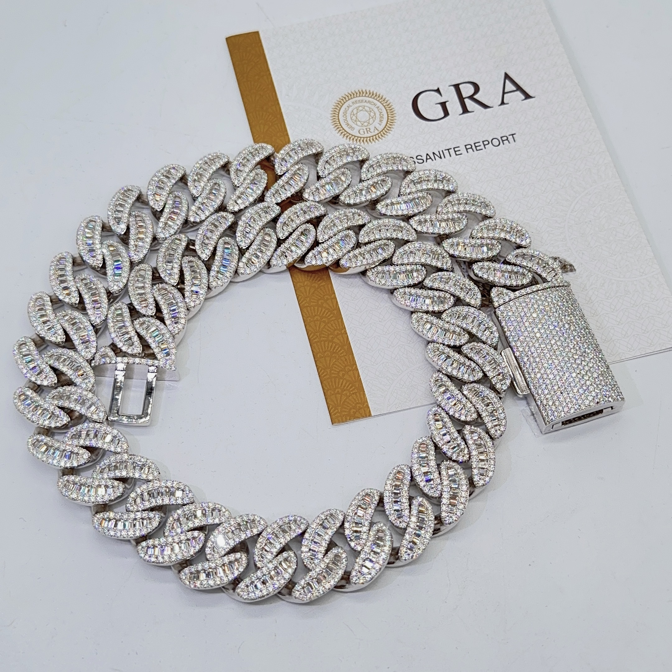 Zuanfa Cuban Link Chain - Moon Shape Baguette Moissanite
