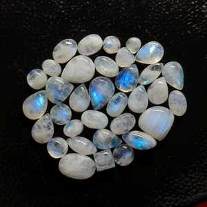 Cabujón de Piedra Lunar Arcoíris de Formas Mixtas 149 Ct, Gema Suelta, Fabricante y Exportador Mayorista OEM de la India - Product Image 5